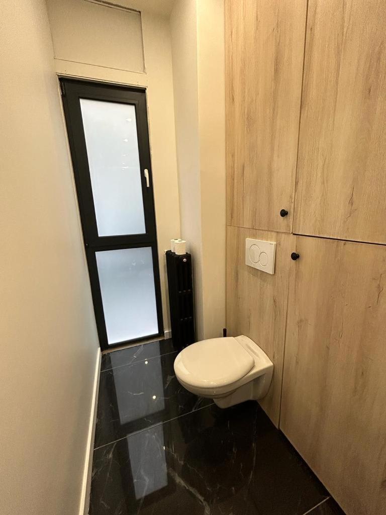 Stylish Modern Studio Apartment Paris Exterior photo