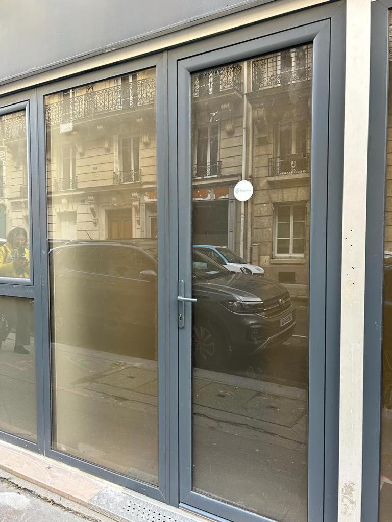 Stylish Modern Studio Apartment Paris Exterior photo